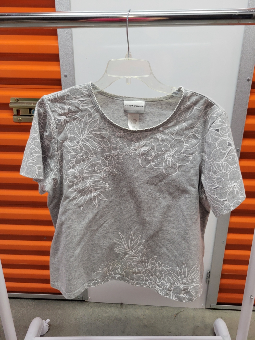 Alfred Dunner Heather Gray Short Sleeve Top with White Floral Stitching
